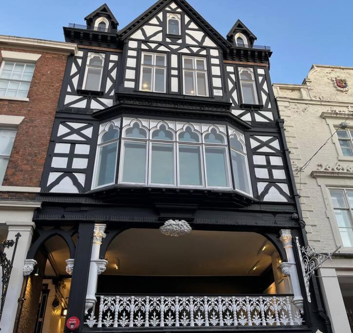 Romance On The Rows - Hot Tub City Centre Chester Exterior photo